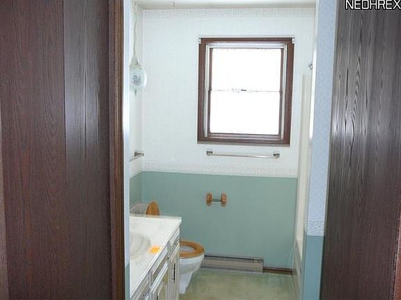 3rd image of 46572 Dogwood Cir