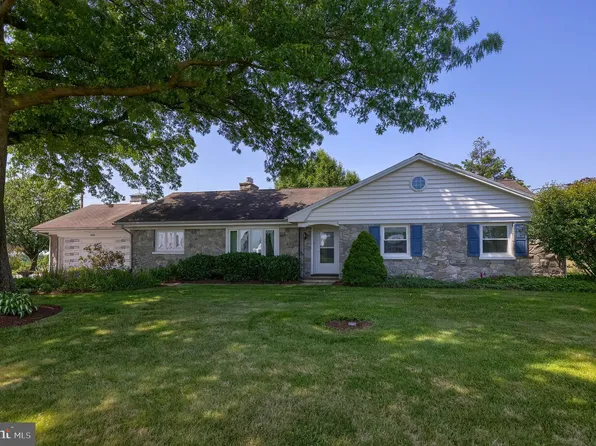 502 W Newport Rd, Lititz, PA 17543