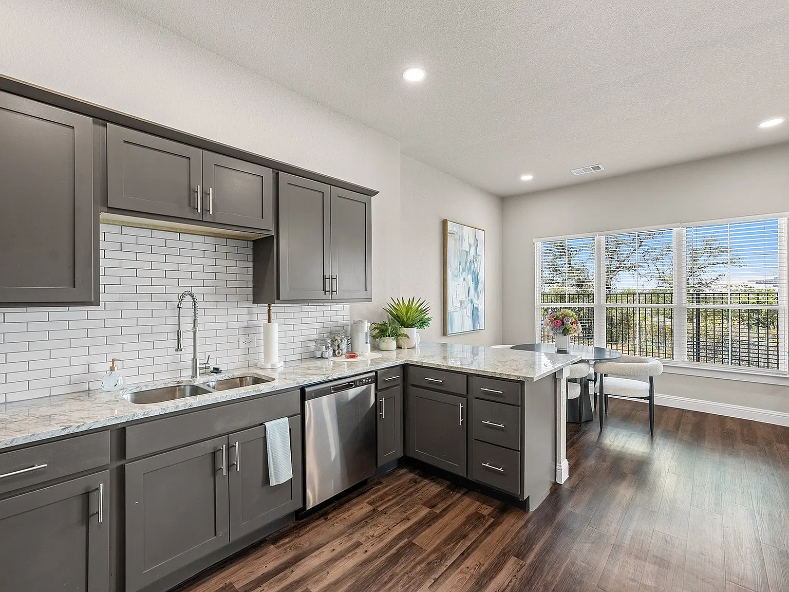 Stone Lake Townhomes — Photo 4