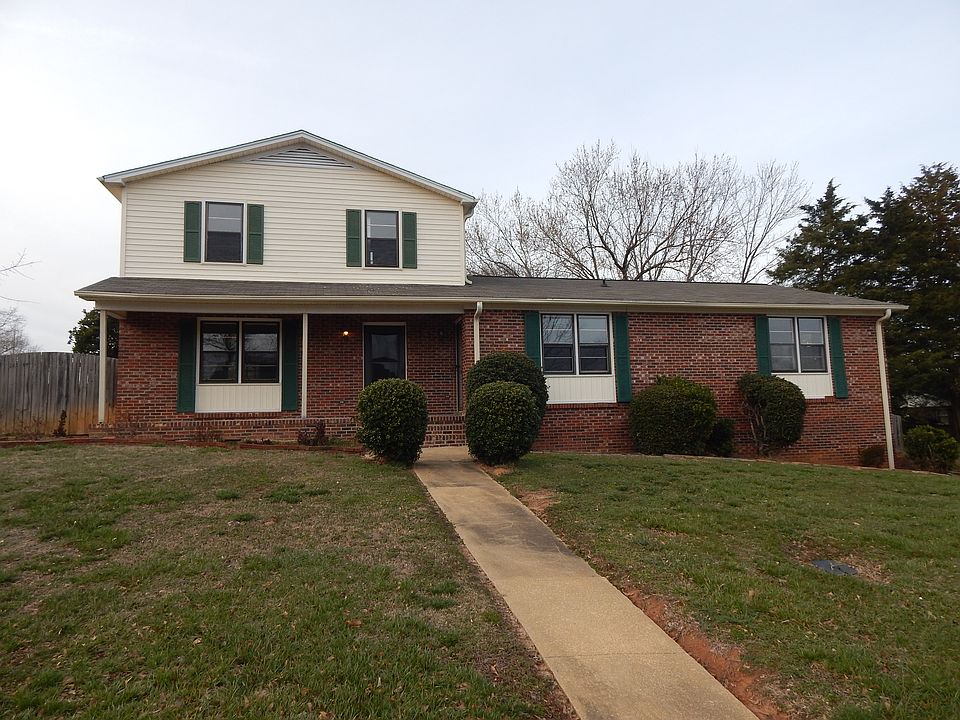 1st image of 110 Guilford Ln