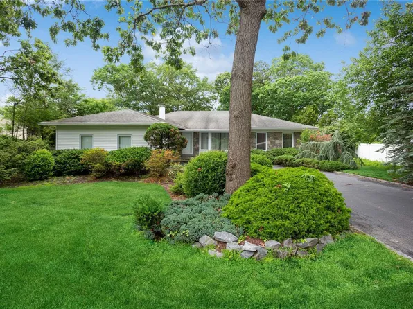 6 Devon Avenue, Farmingville, NY 11738