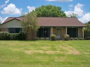 6118 Bending Bough Dr, Angleton, TX 77515