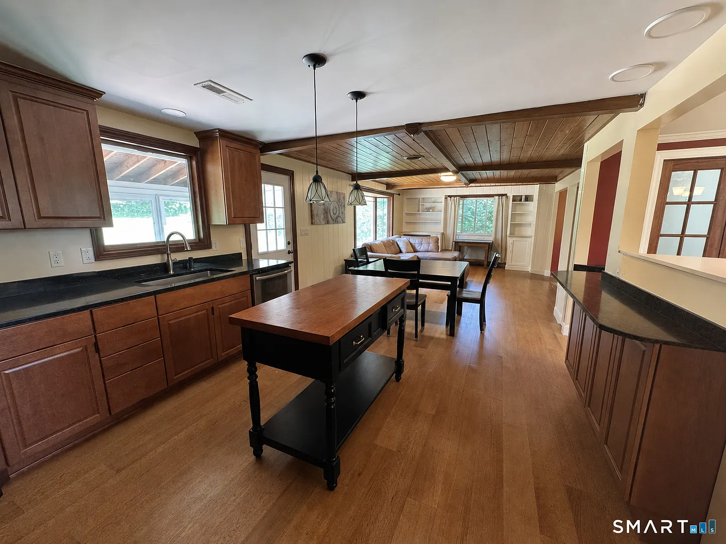3 bed, 2.0 bath, 1766 sqft, $3,200 — Photo 2