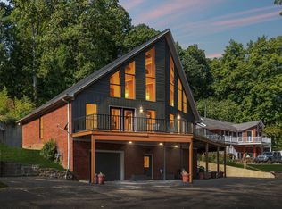 682 Stirling Rd, Camden, TN 38320