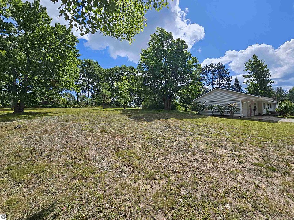 2nd image of 5095 Crosby Rd