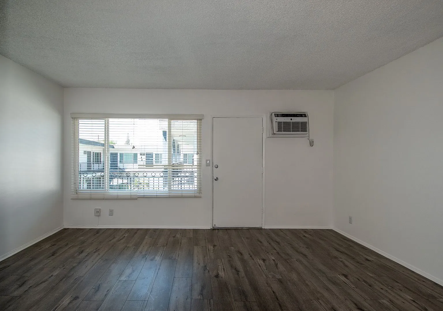 12255 Burbank Blvd — Photo 3
