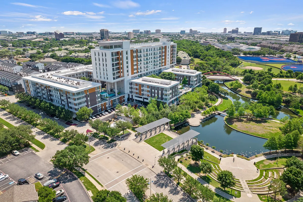 Building Photo - Fiori on Vitruvian Park