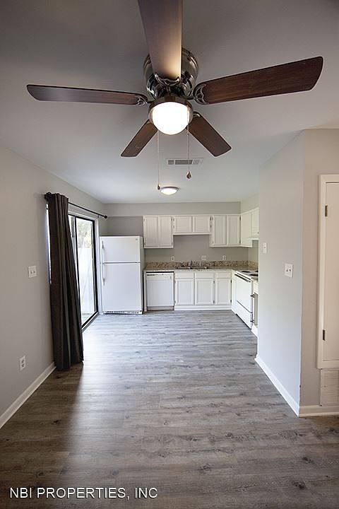 1st image of 407 Hickory Ave