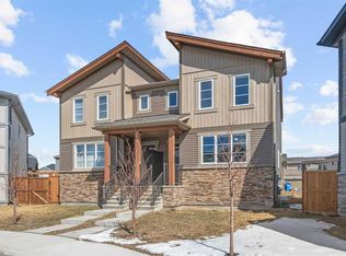 171 SW Carringham Rd NW, Calgary, AB T3P1V3