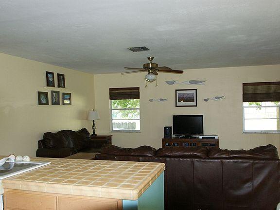 4th image of 234 S Wimbrow Dr