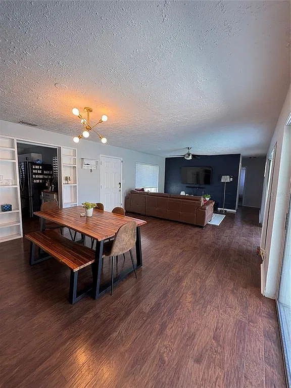 3 bed, 2.0 bath, 1431 sqft, $3,000 — Photo 4