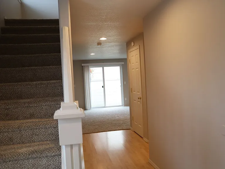 13920 NE 7th Ct — Photo 3