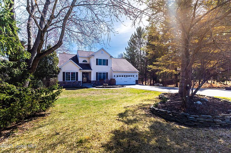 2nd image of 8 Mary View Drive