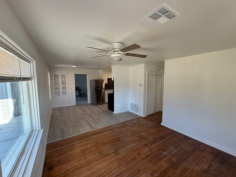 205 W Peach St — Photo 8