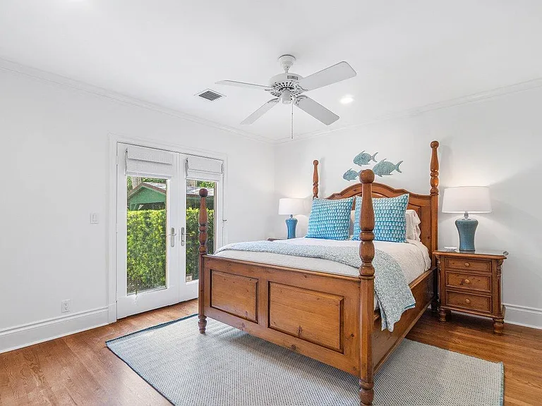 240 Miraflores Dr — Photo 18