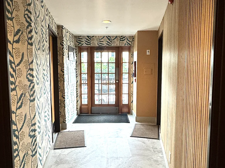 2229 NW Savier St #5 — Photo 3