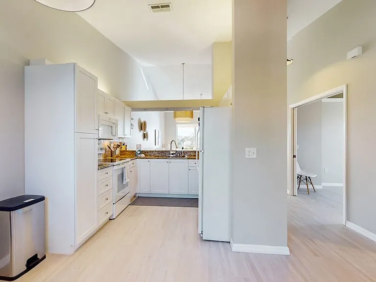 350 Robin Hood Cir #202 — Photo 9