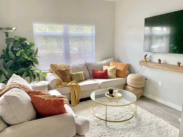4261 N Reed Ln — Photo 3