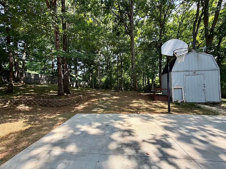 11809 Lansbury Ct — Photo 30