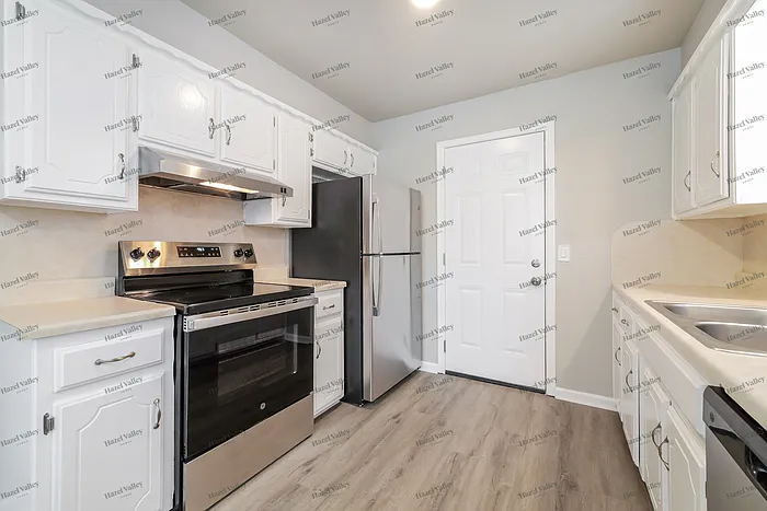 3 bed, 2.0 bath, 1484 sqft, $1,545 — Photo 4