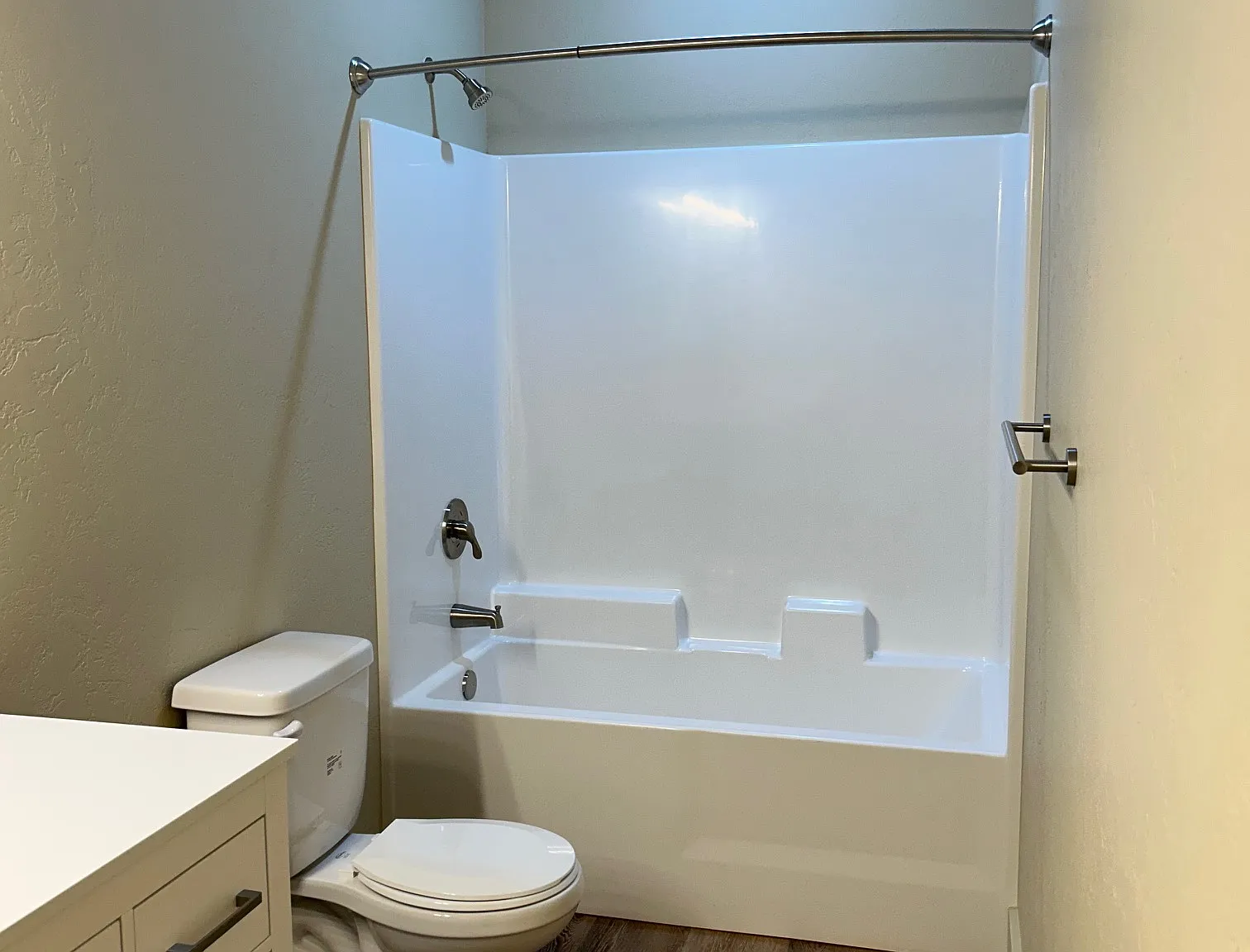 2 bed, 1302 sqft, $1,690 — Photo 3