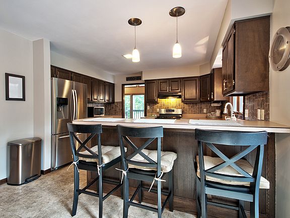 4th image of 27087 Killian Ln