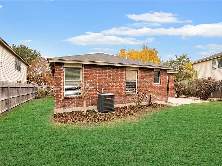 3967 Cherokee Blvd — Photo 35