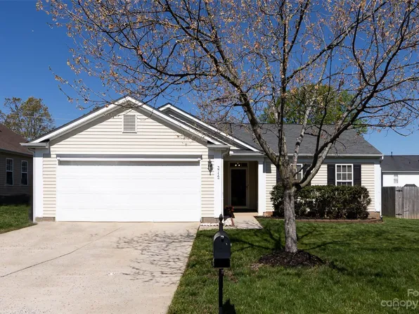 3712 Nuthatch Dr, Indian Trail, NC 28079