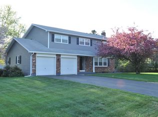 12 Anna Ln, Ballston Lake, NY 12019