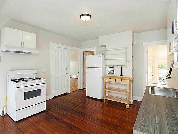 2nd image of 50 Catherine St #1