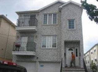 676-678 3rd St, Newark, NJ 07107