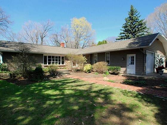 1st image of 3844 Montrose Ave