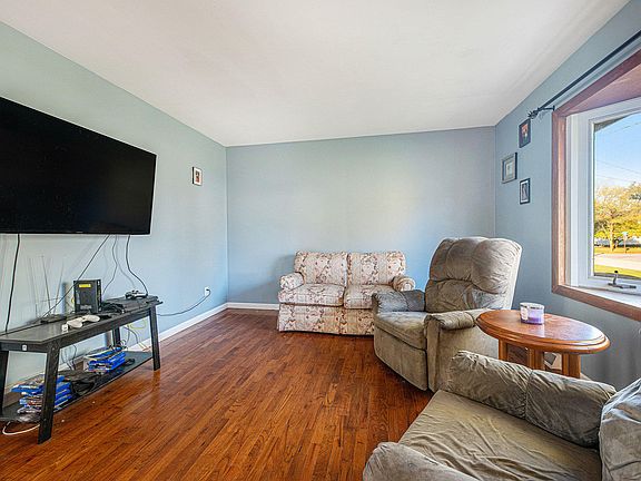 3rd image of 1708 Joan Ct