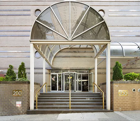 Rented by Compass | media 21