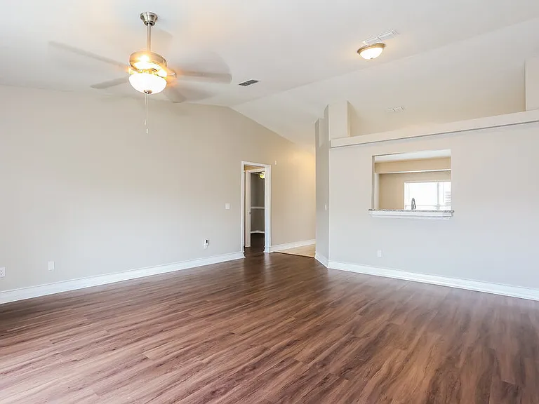 8241 Dover Cliff Ct — Photo 4