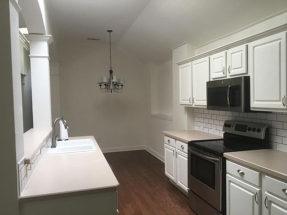 2nd image of 3017 Silver Springs Ln
