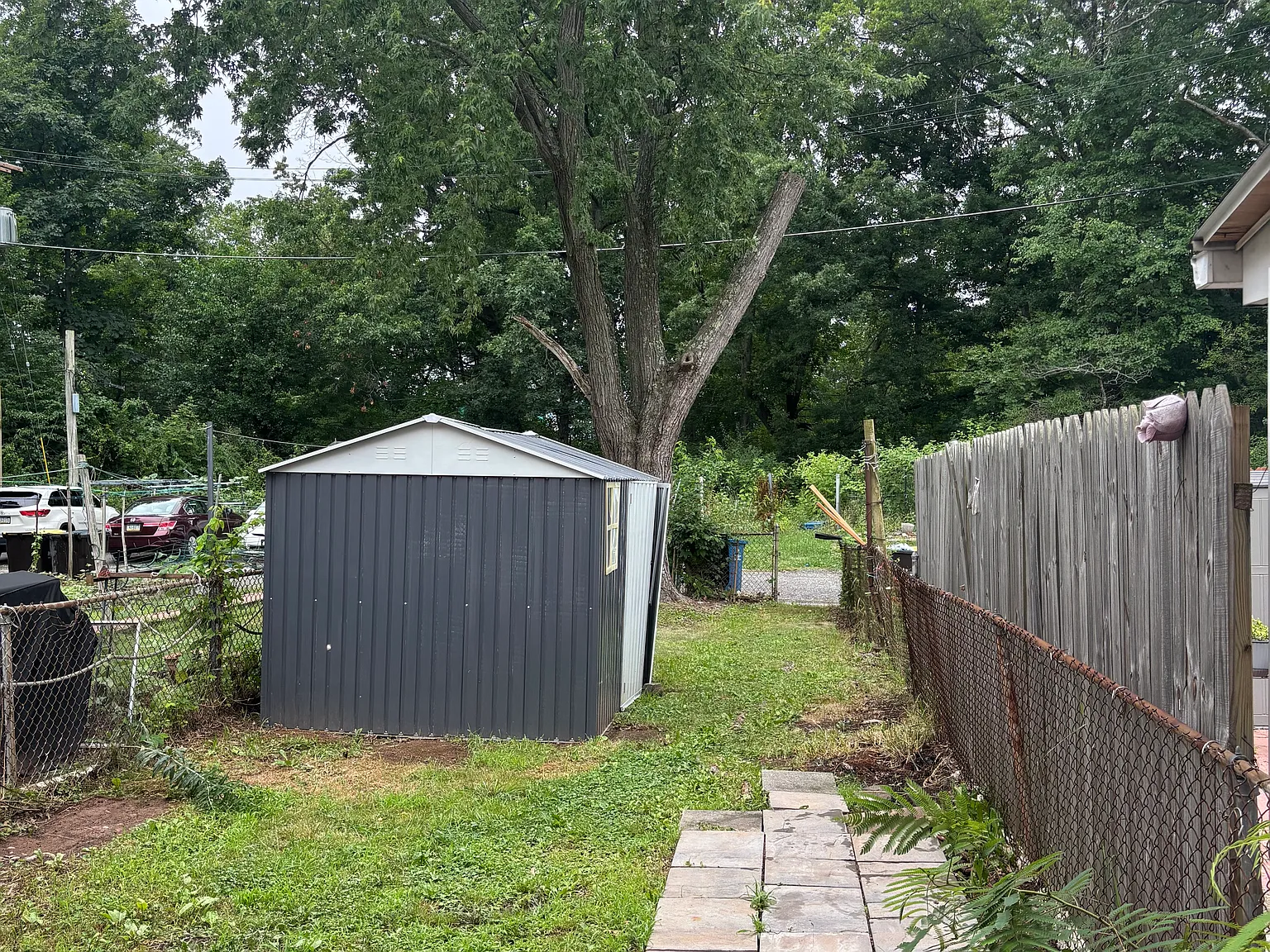 3 bed, 1.5 bath, 1322 sqft, $2,000 — Photo 3