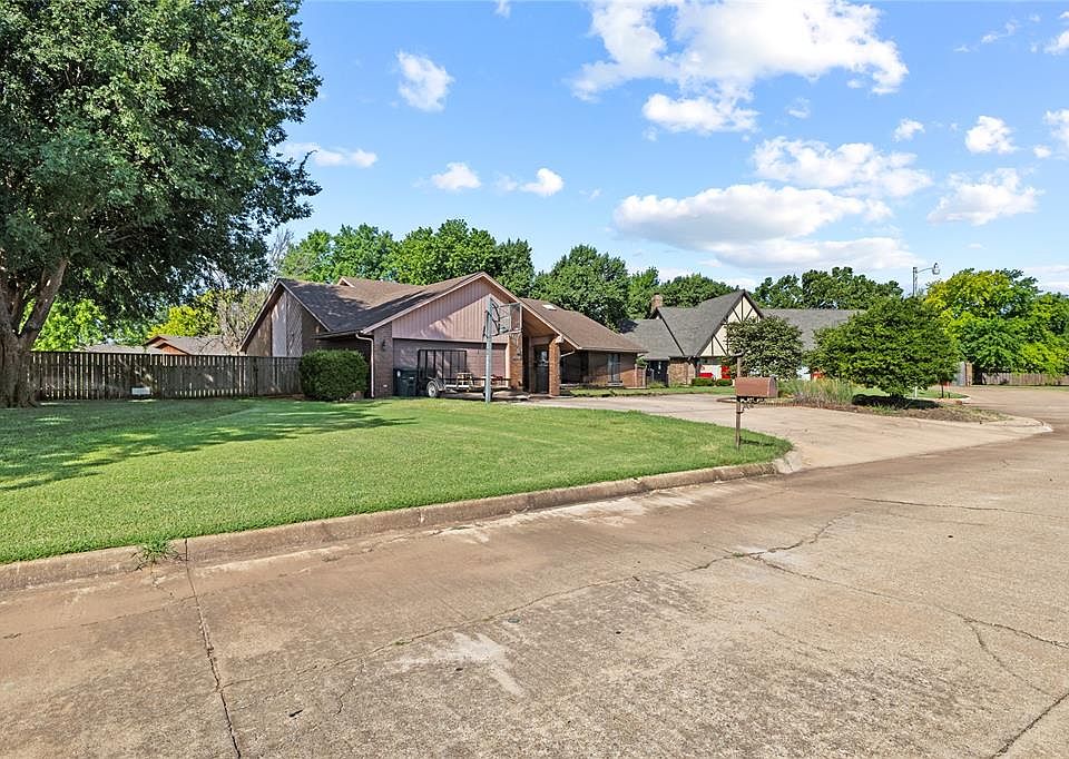 1st image of 103 Cardinal Cir