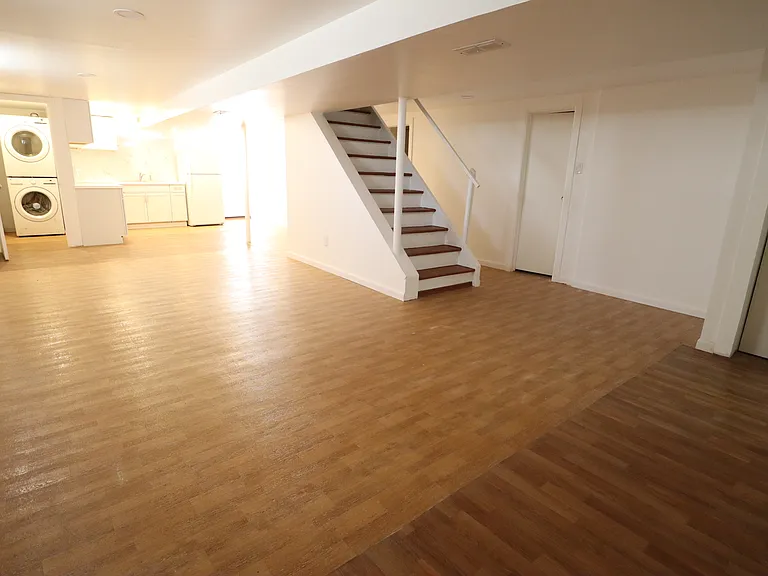 74 Meyerhill Cir E — Photo 17