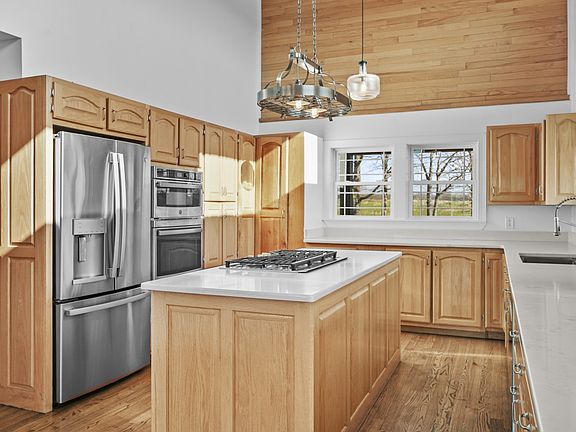 3rd image of 20 Zinker Rd