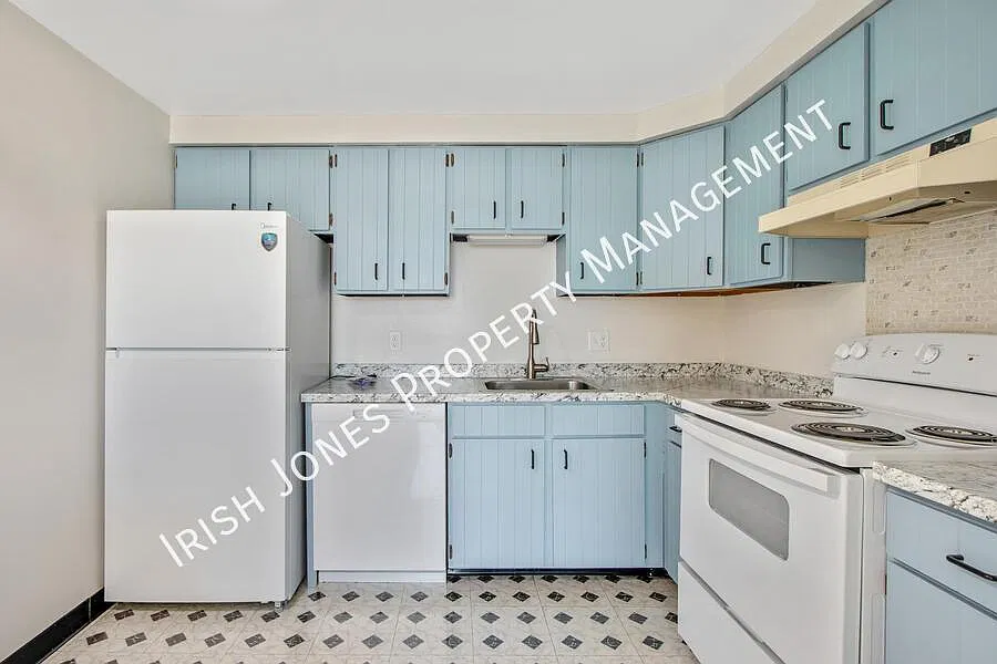 2 bed, $1,000 — Photo 3