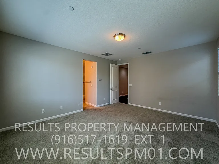 1041 Bridlewood Dr — Photo 23