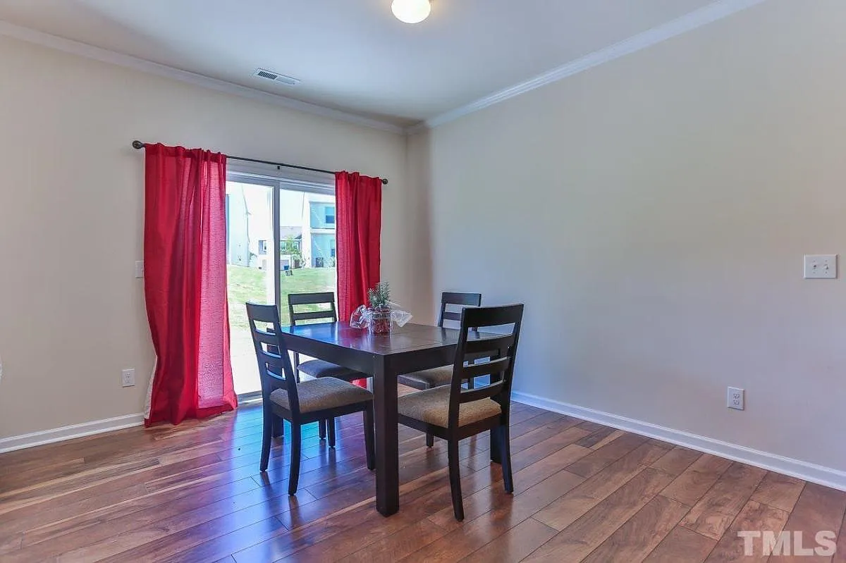 8044 Remington Heights Drive — Photo 3