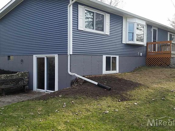 3rd image of 1106 Holliday Dr