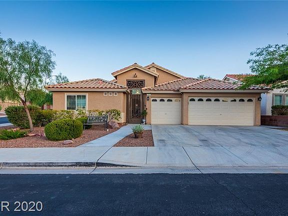 3rd image of 71 Horseweed Cir