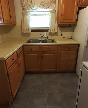 2nd image of 2009 Higgins Ln