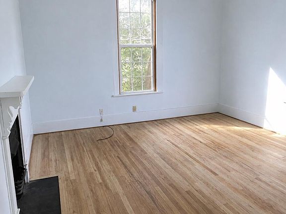 3rd image of 204 W Fairview St