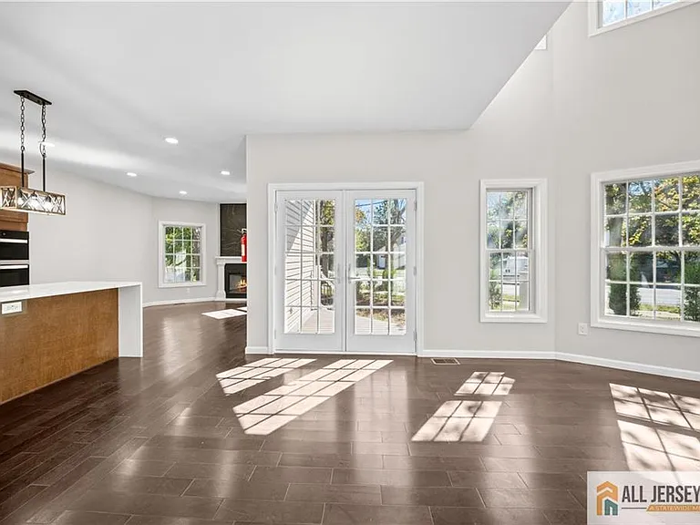 7 Mount Pleasant Ave — Photo 4