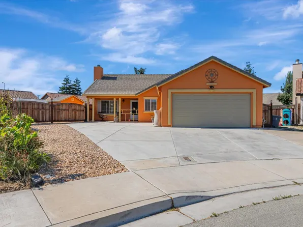 1220 Kimberly Ct, Hollister, CA 95023