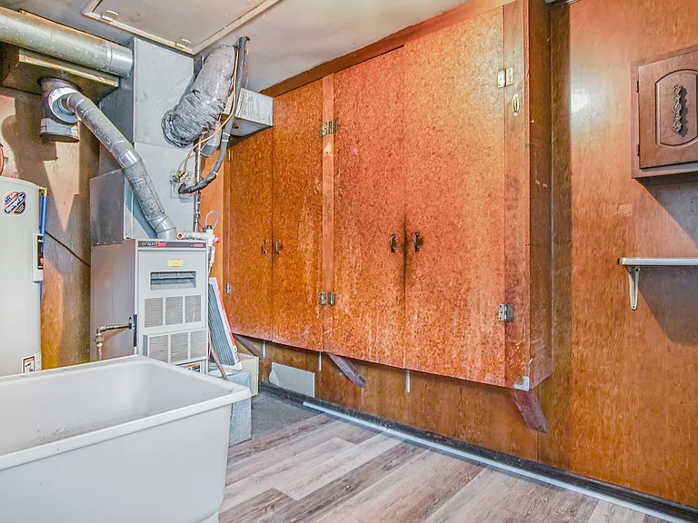 139 E Chippewa Ave — Photo 15